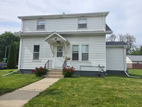 1601 Murray Avenue, Worthington, MN 56187