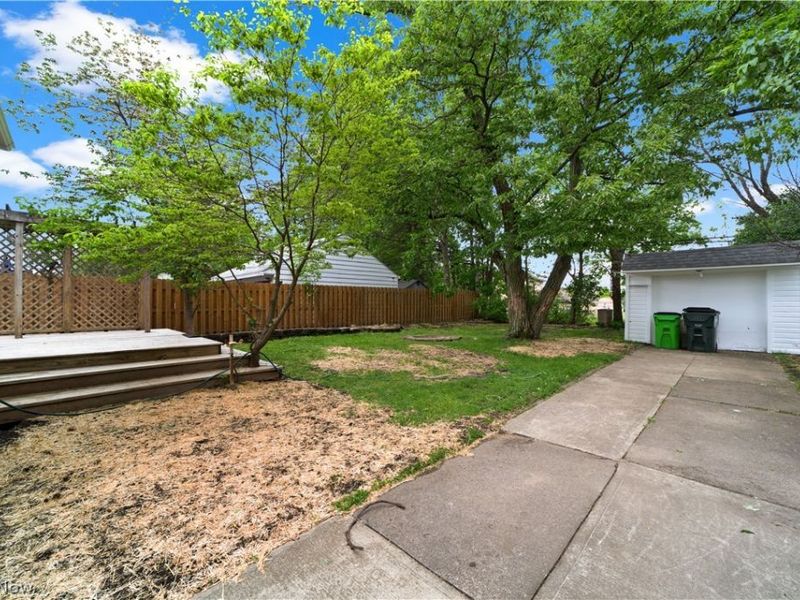 1409 Mayfield Ridge Road, Mayfield Heights, OH 44124 Photo 17