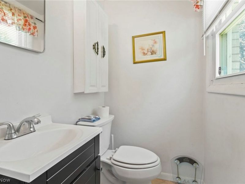 1005 Leslie Lane, Girard, OH 44420 Photo 16