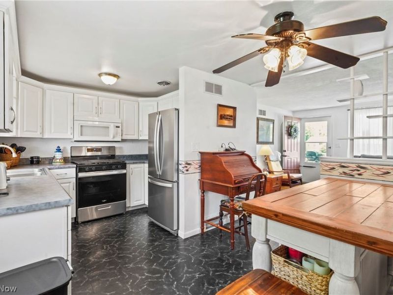 1005 Leslie Lane, Girard, OH 44420 Photo 20