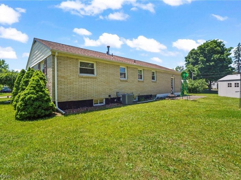 1005 Leslie Lane, Girard, OH 44420 Photo 45