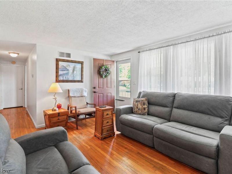 1005 Leslie Lane, Girard, OH 44420 Photo 7