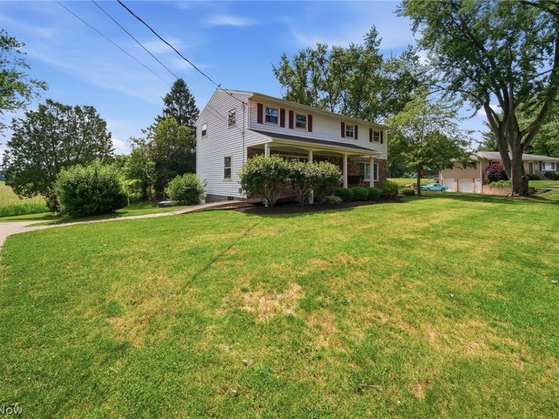 1430 Whitehall Drive, Suffield, OH 44260 Photo 2