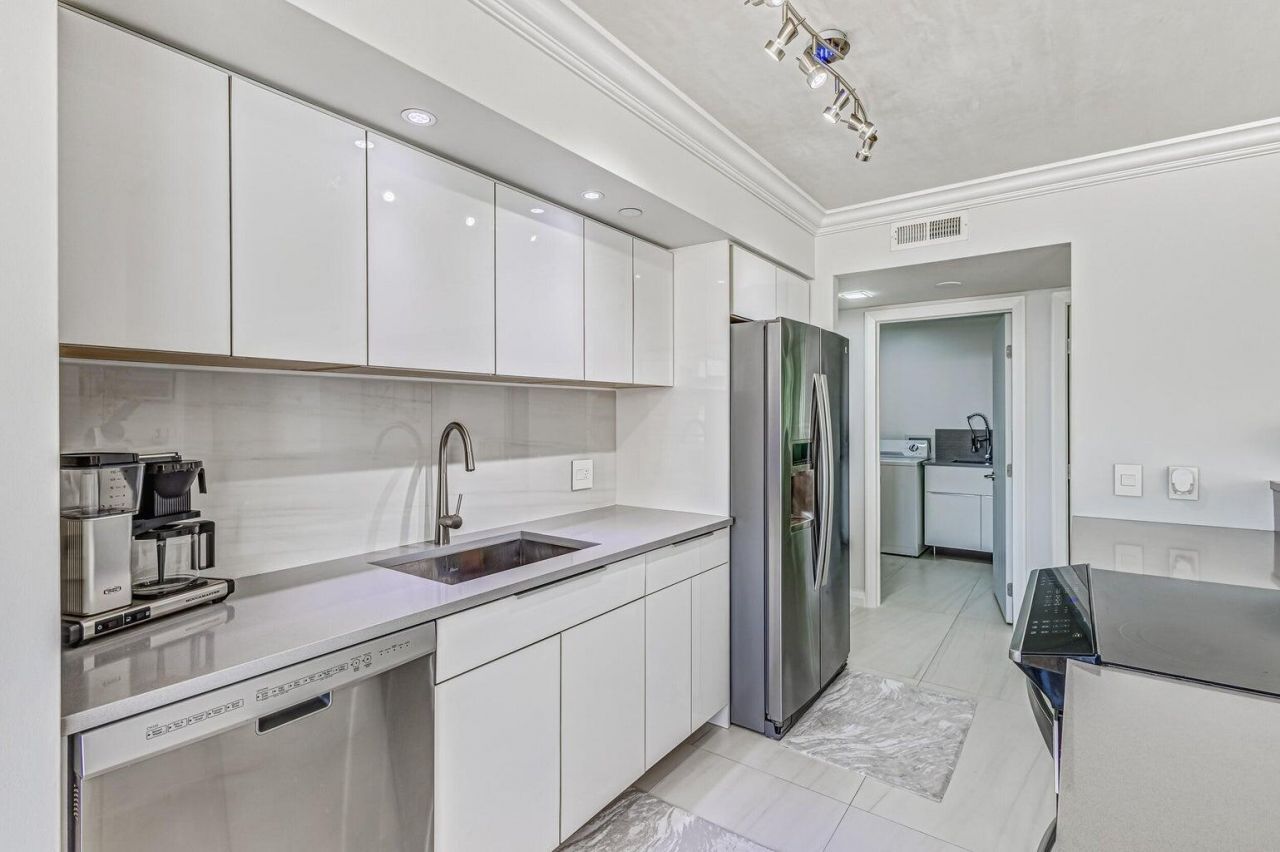 5280 N Ocean Drive, Unit 12f, Riviera Beach, FL 33404 Photo