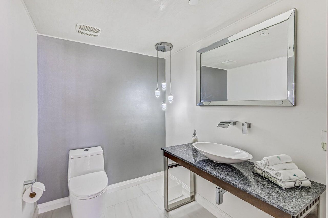 5280 N Ocean Drive, Unit 12f, Riviera Beach, FL 33404 Photo