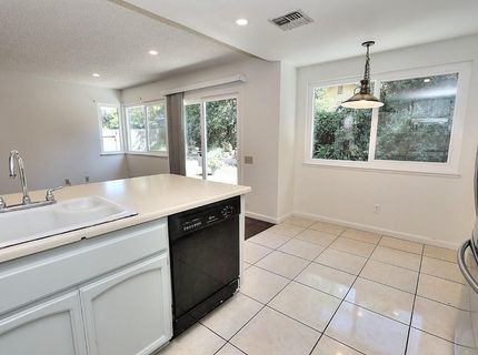 1908 Pebblewood Dr, Sacramento, CA 95833 Photo