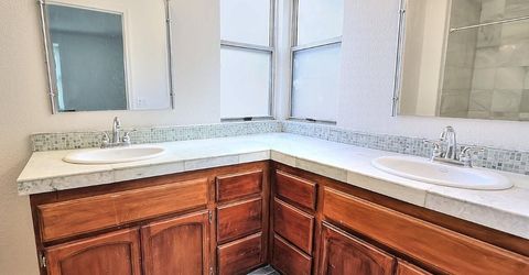 1908 Pebblewood Dr, Sacramento, CA 95833 Photo