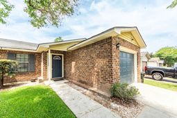 823 Winthrop Street photo 4
