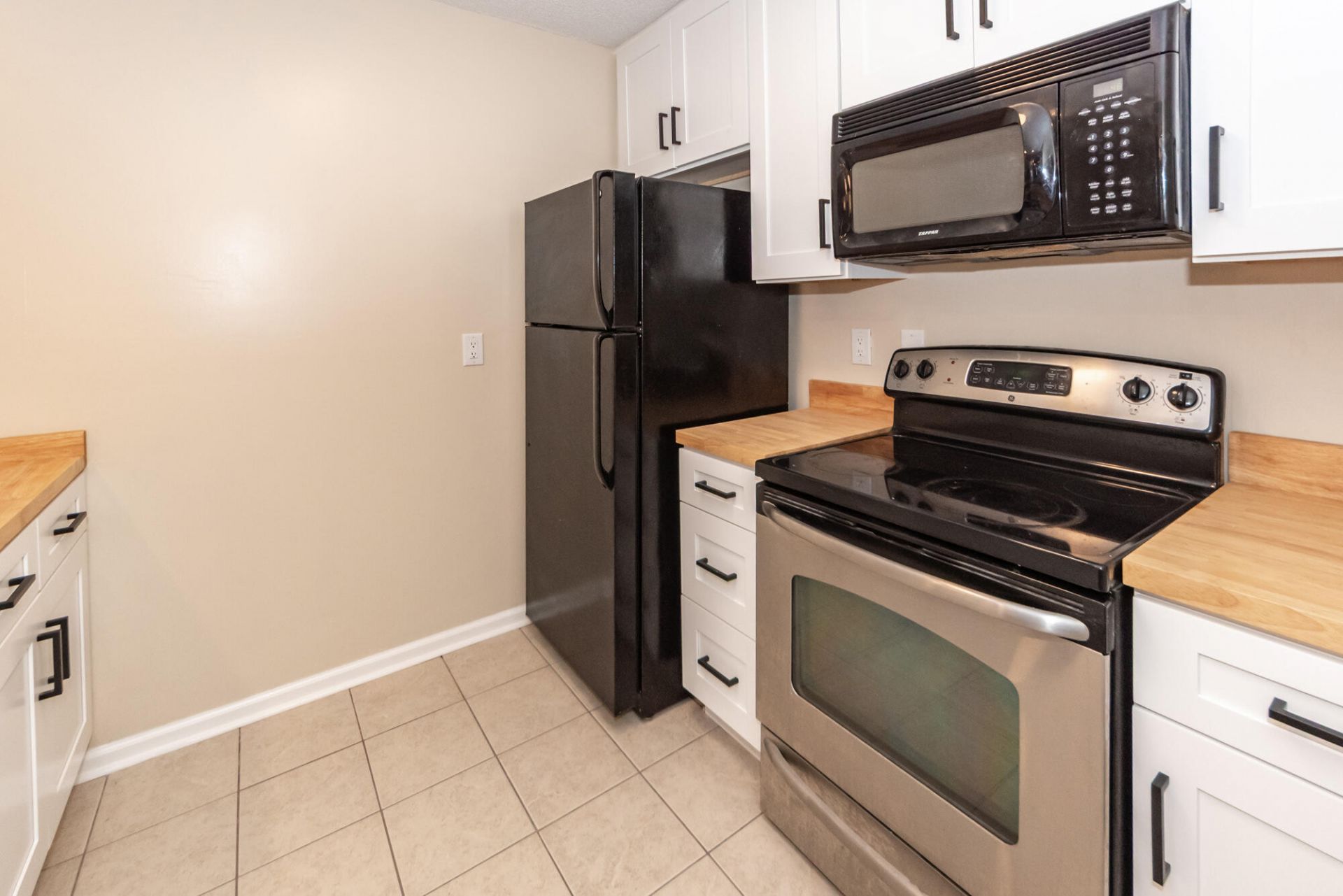 823 Winthrop Street Photo 20