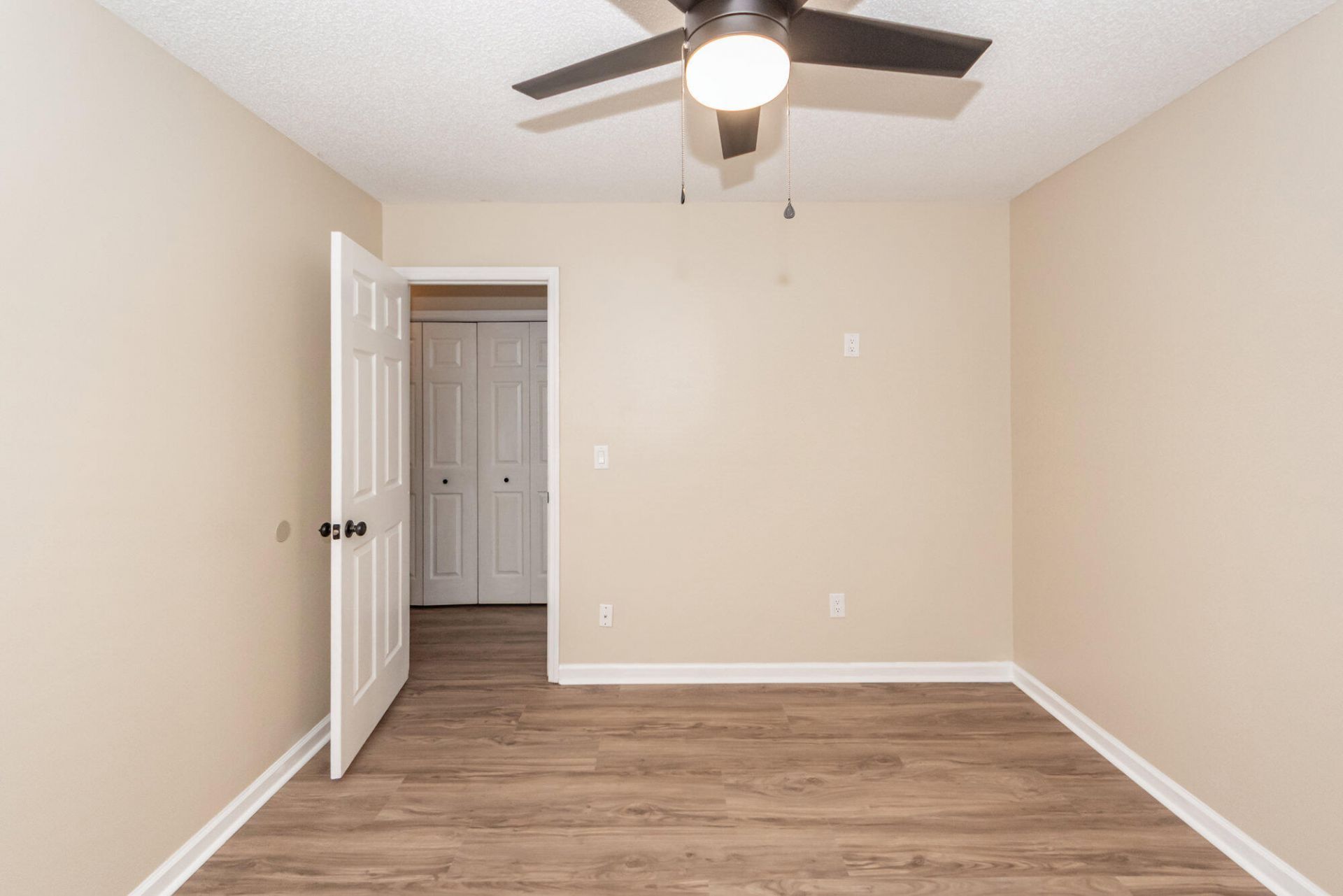 823 Winthrop Street Photo 25