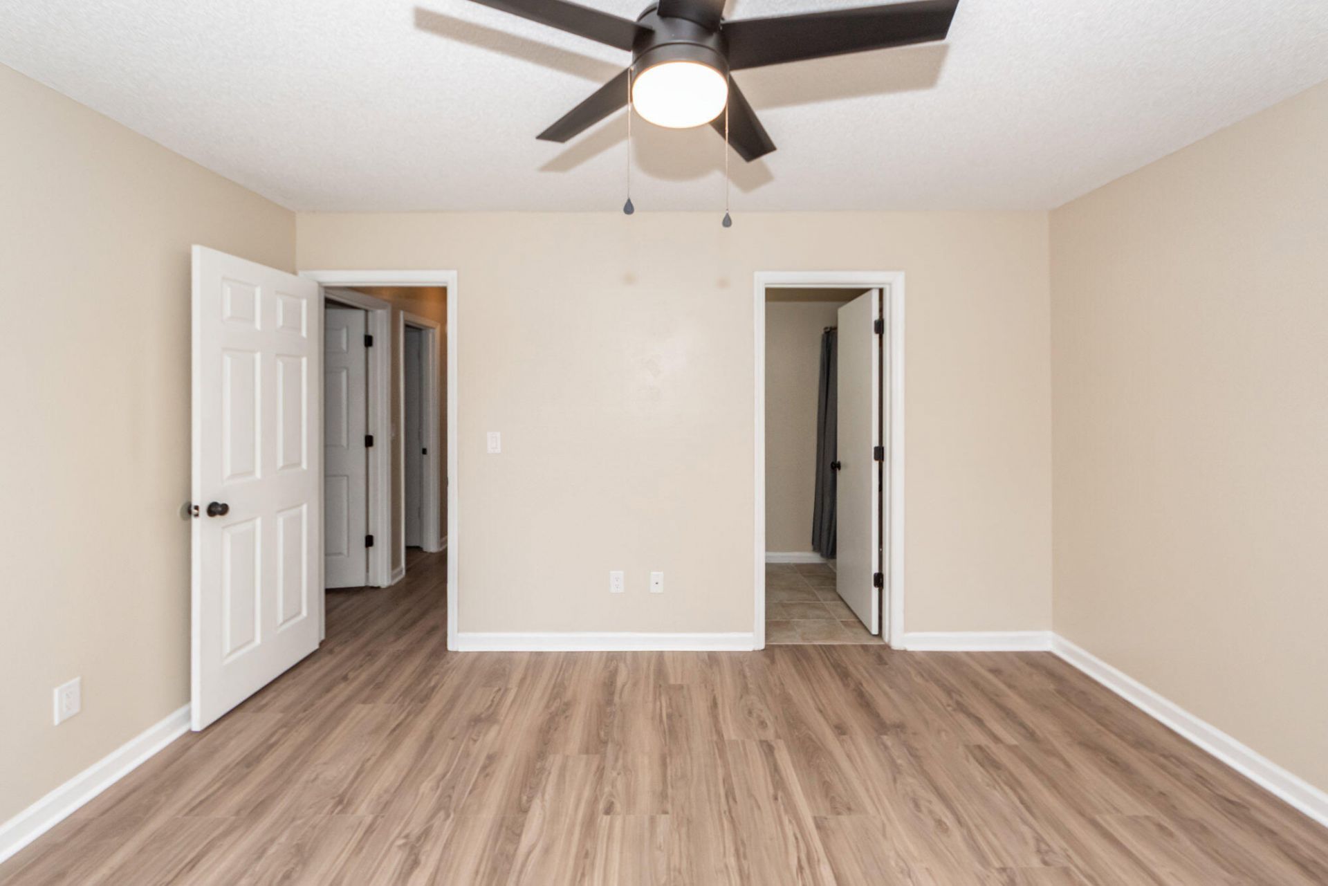 823 Winthrop Street Photo 30