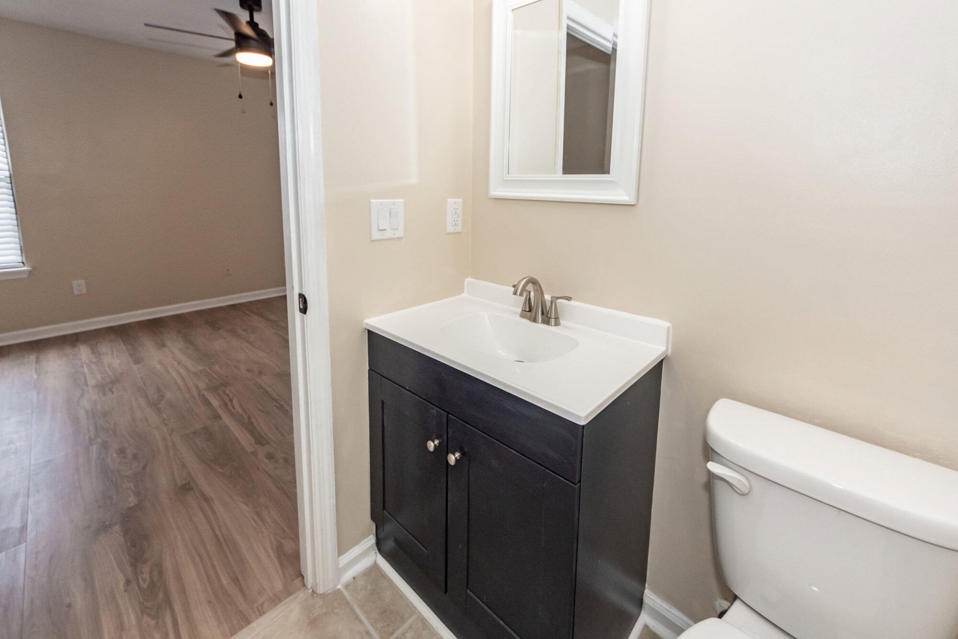823 Winthrop Street Photo 33