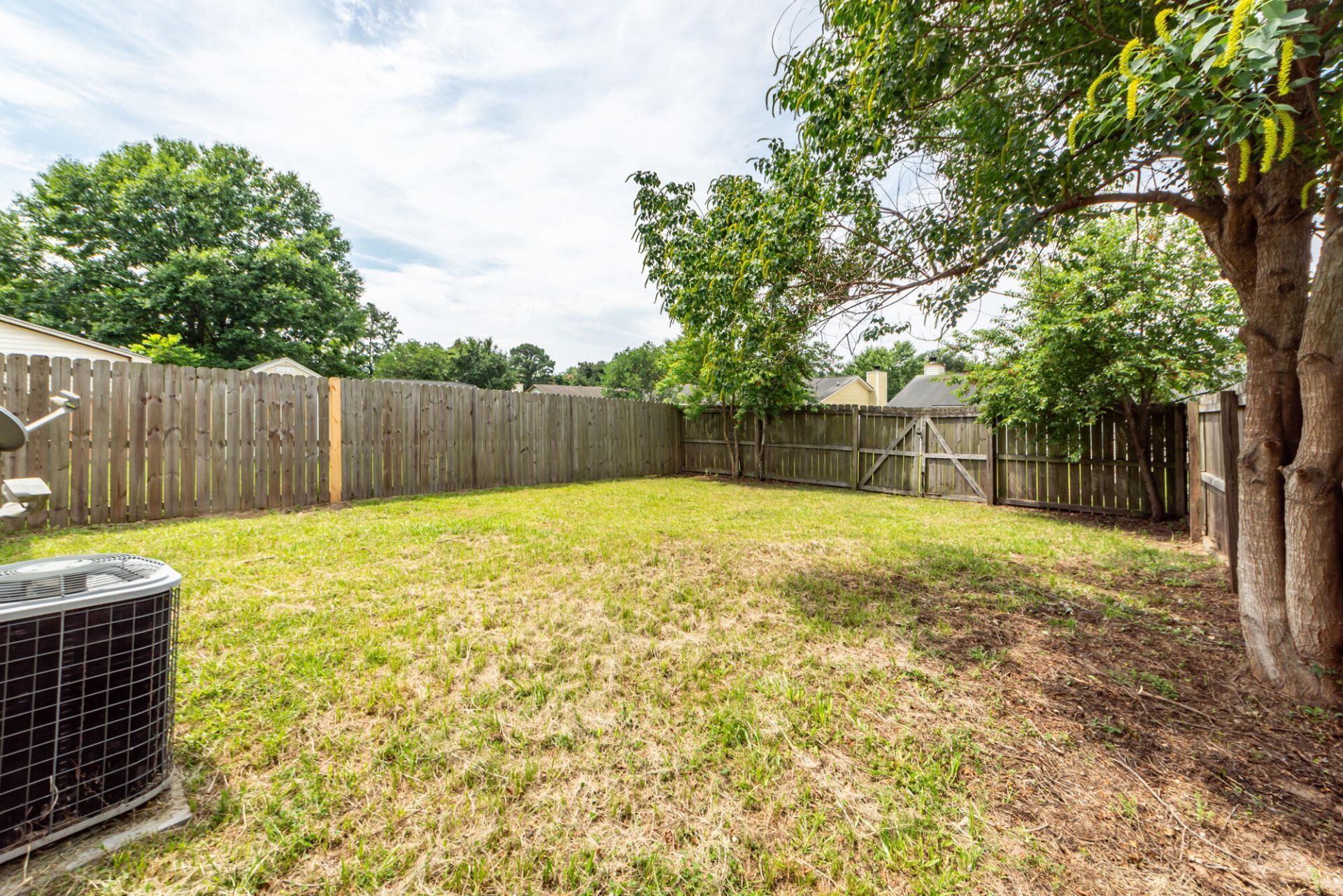 823 Winthrop Street Photo 34