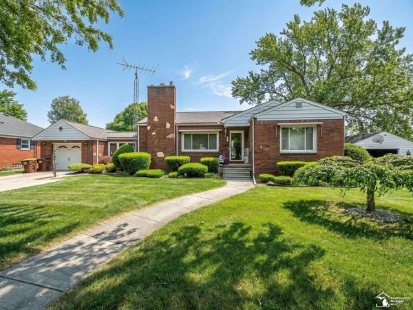 831 Wolverine Avenue, Monroe, MI 48161