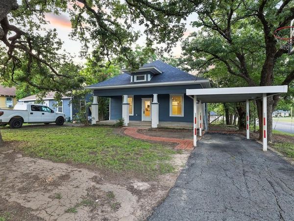 431 E Hull Street, Denison, TX 75021