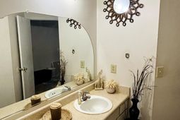 402 Miami Street photo 4