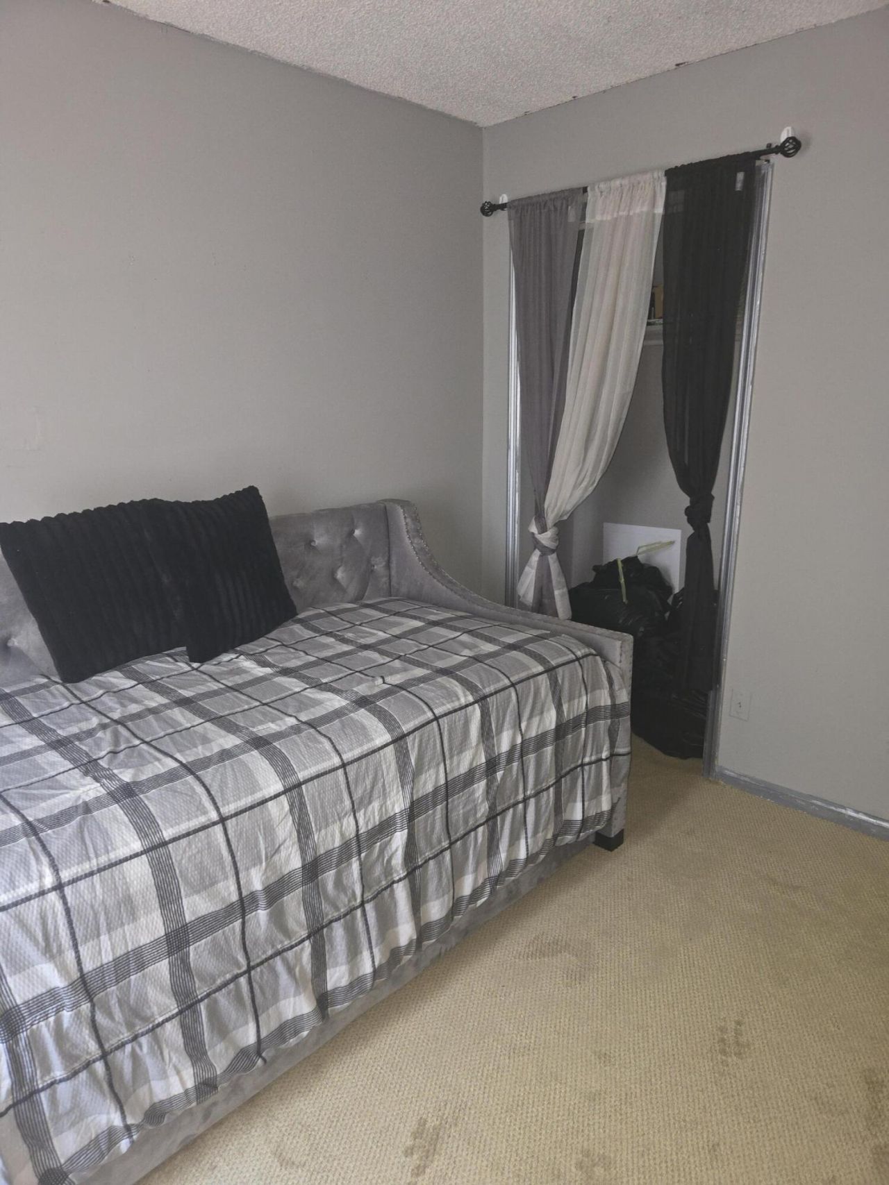 402 Miami Street Photo 8