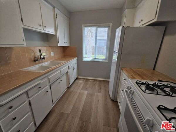1227 S Holt Avenue, Los Angeles, CA 90035