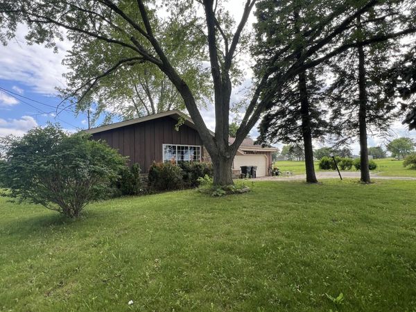 20525 93rd St, Bristol, WI 53104