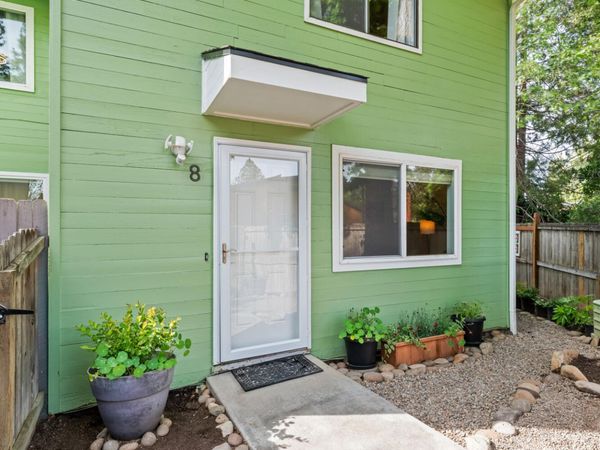 600 W 1st Street, Unit 8, Phoenix, OR 97535
