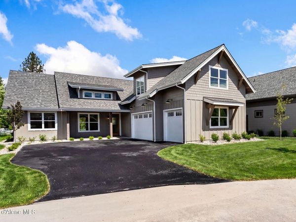 44 Peggys CT , Dover, ID 83825