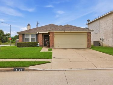 4101 German Pointer Way, Fort Worth, TX 76123
