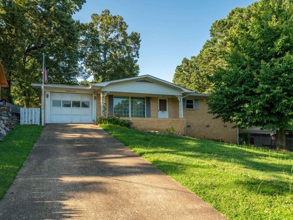 102 Dahlia St, Hot Springs, AR 71913
