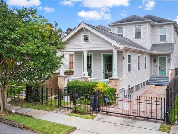 921 DUFOSSAT Street, New Orleans, LA 70115