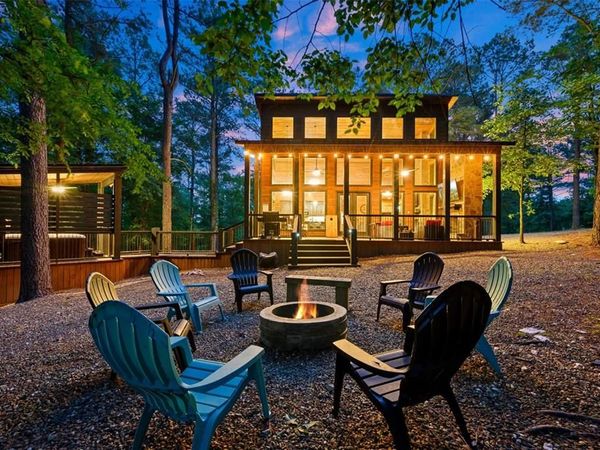 1318 Pine Hills Road, Broken Bow, OK 74728