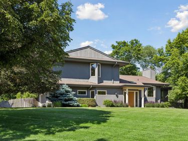 5931 Creek Point, Minnetonka, MN 55345