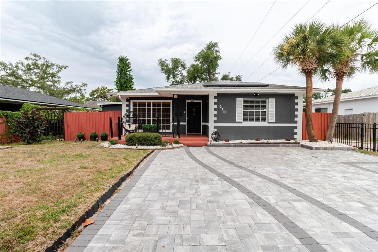 210 49 Th Street N, Saint Petersburg, FL 33710 Photo