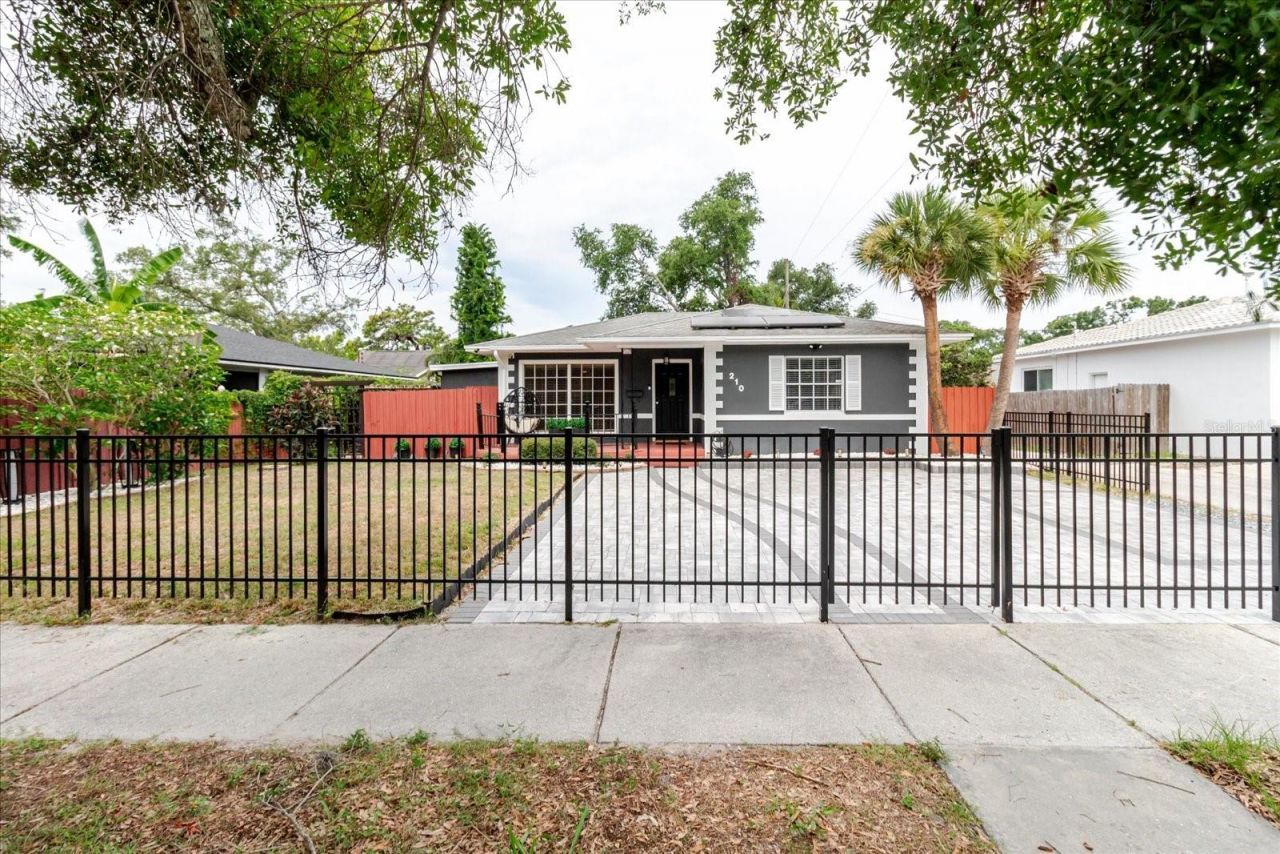210 49 Th Street N, Saint Petersburg, FL 33710 Photo