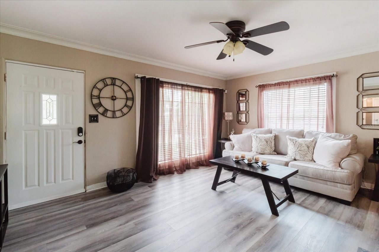 210 49 Th Street N, Saint Petersburg, FL 33710 Photo