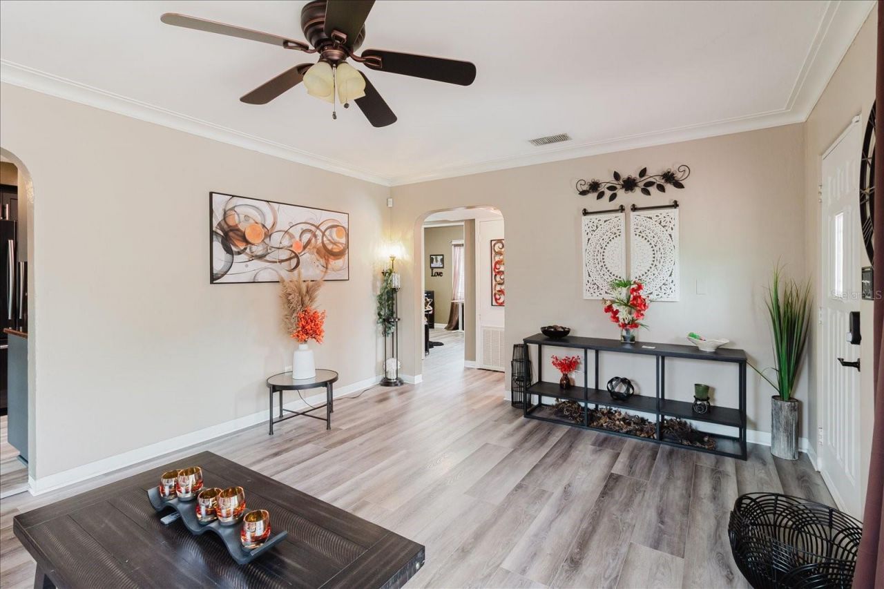 210 49 Th Street N, Saint Petersburg, FL 33710 Photo