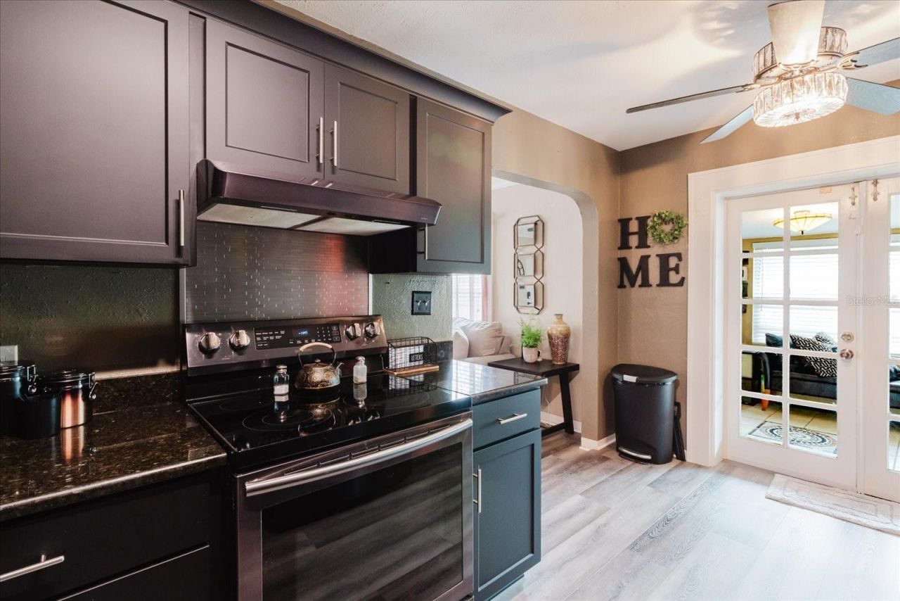 210 49 Th Street N, Saint Petersburg, FL 33710 Photo