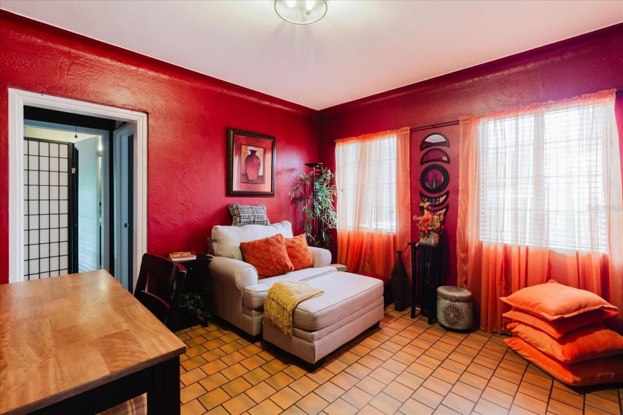 210 49 Th Street N, Saint Petersburg, FL 33710 Photo