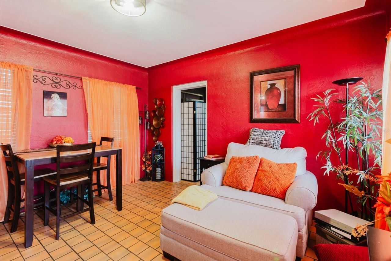 210 49 Th Street N, Saint Petersburg, FL 33710 Photo