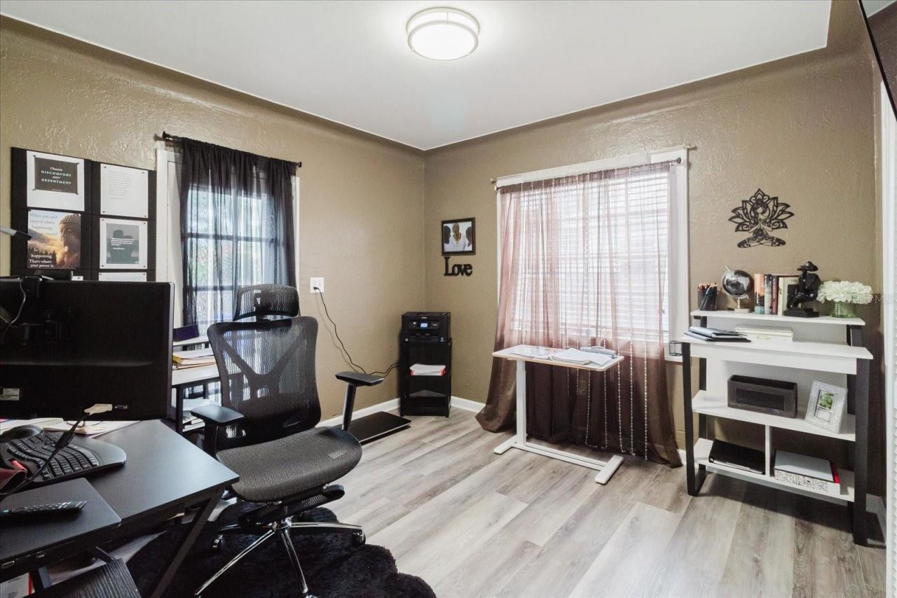 210 49 Th Street N, Saint Petersburg, FL 33710 Photo