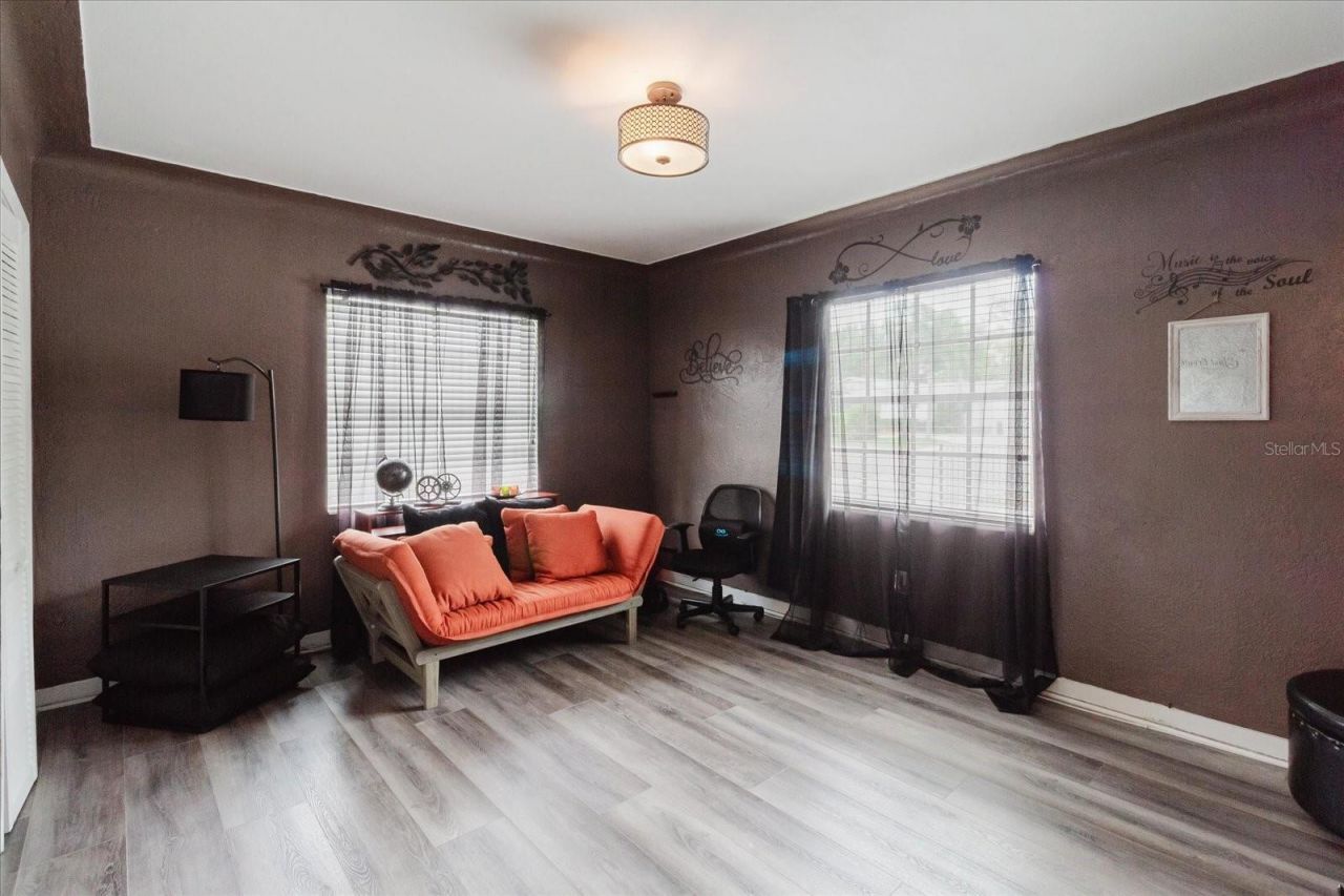 210 49 Th Street N, Saint Petersburg, FL 33710 Photo