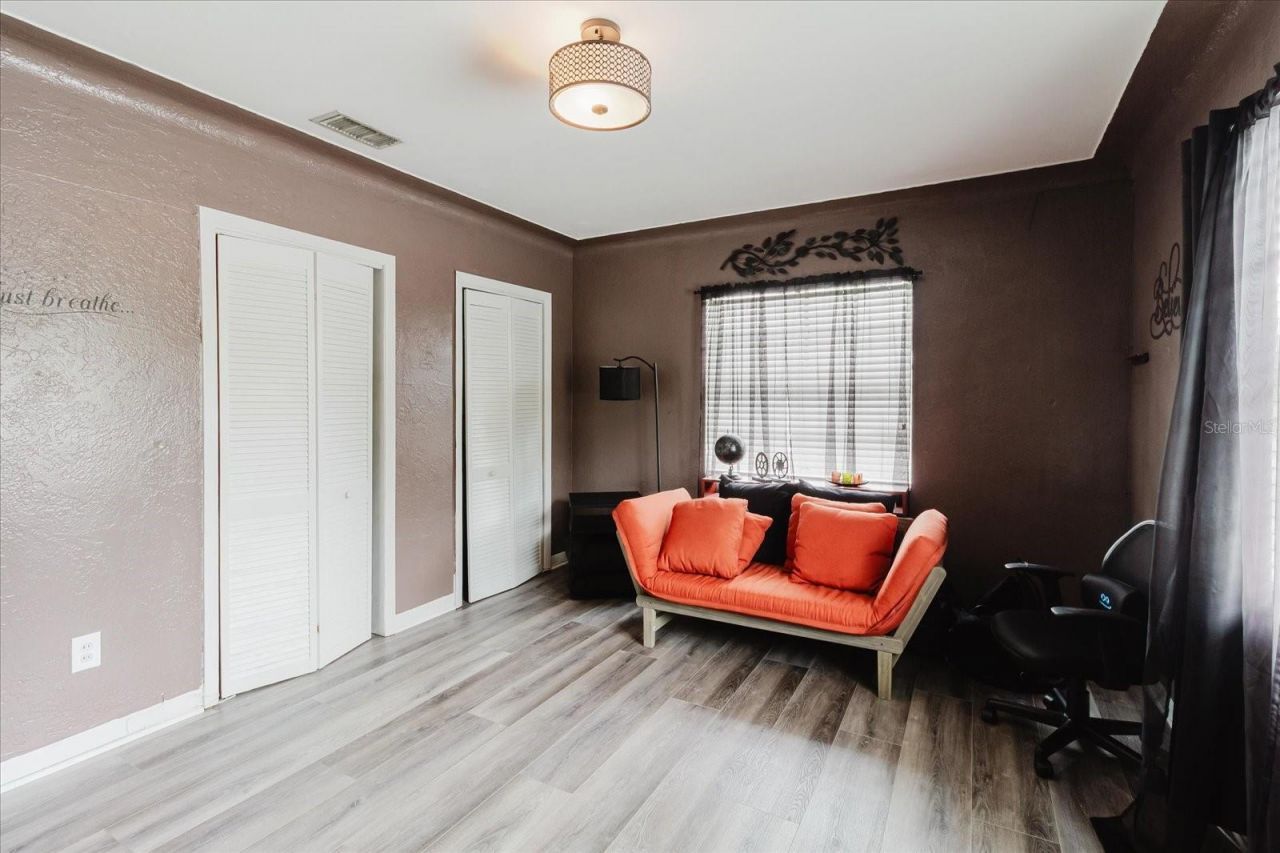 210 49 Th Street N, Saint Petersburg, FL 33710 Photo
