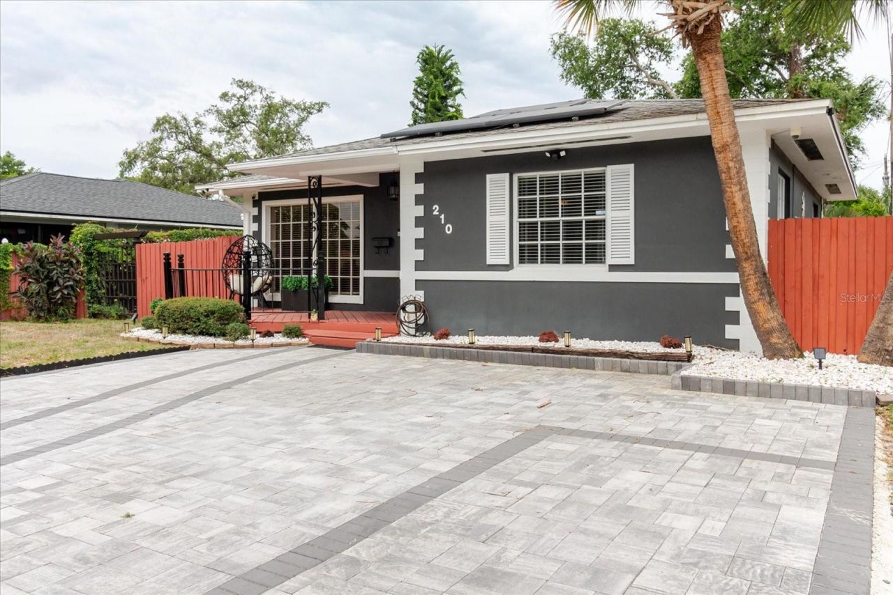 210 49 Th Street N, Saint Petersburg, FL 33710 Photo