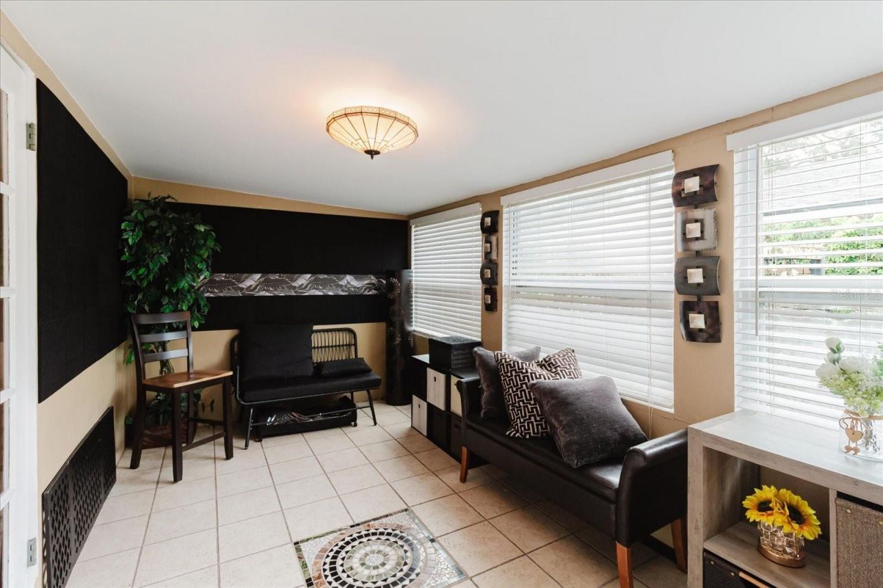 210 49 Th Street N, Saint Petersburg, FL 33710 Photo