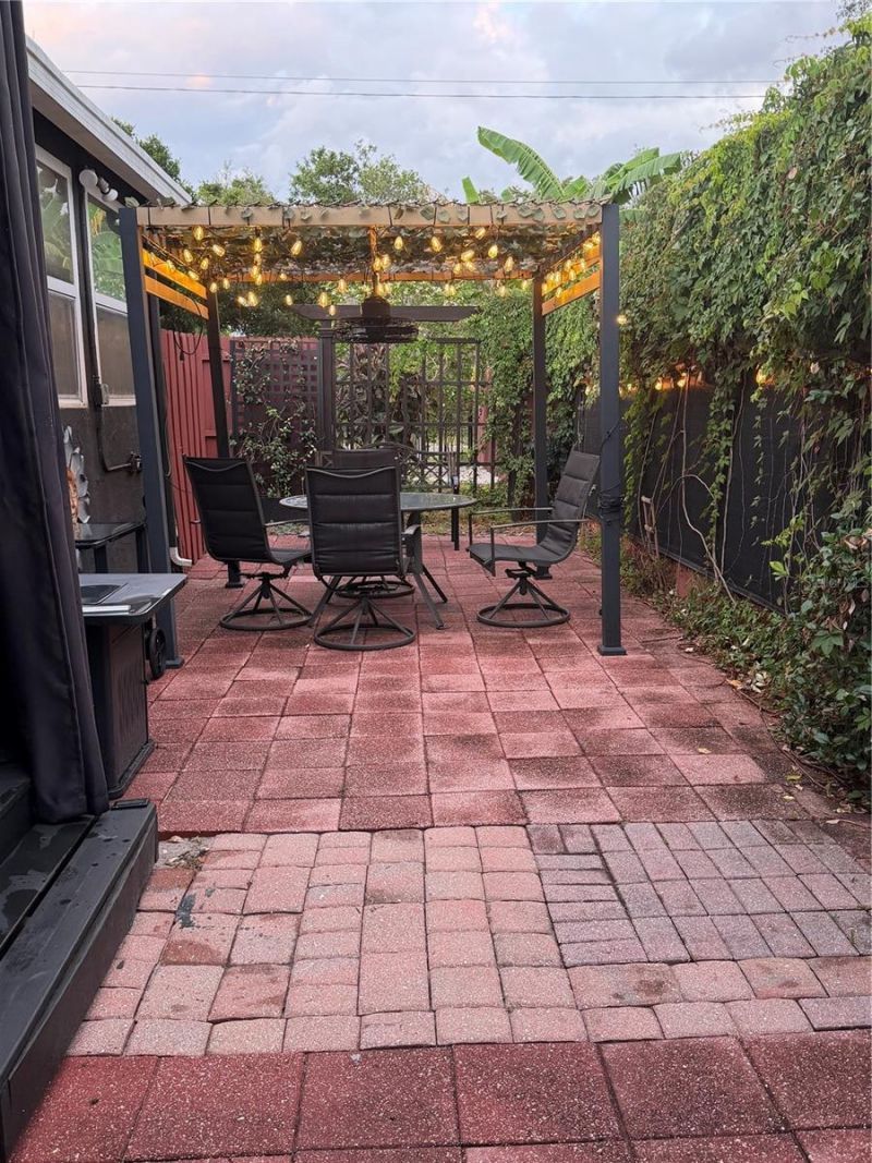 210 49 Th Street N, Saint Petersburg, FL 33710 Photo