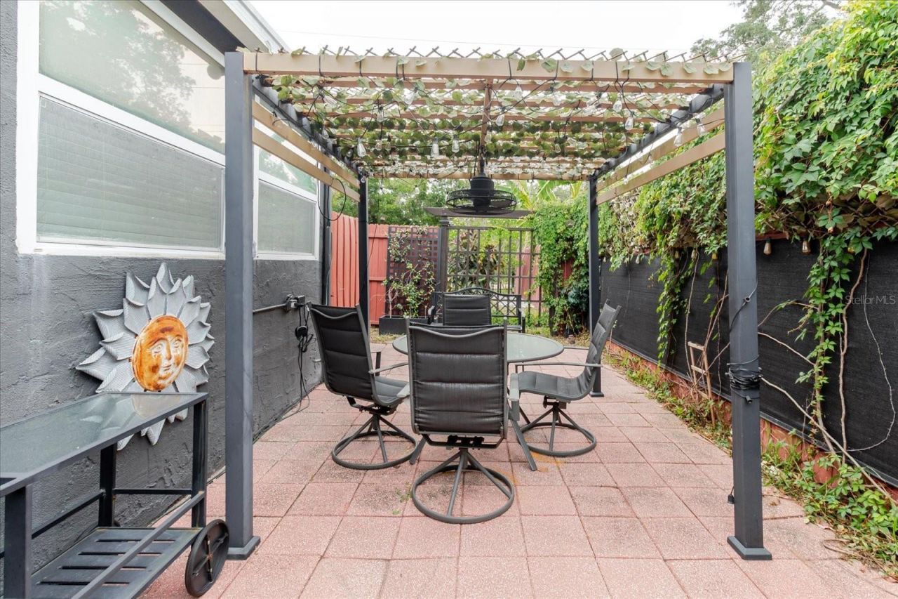 210 49 Th Street N, Saint Petersburg, FL 33710 Photo