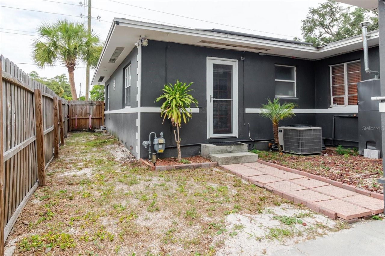 210 49 Th Street N, Saint Petersburg, FL 33710 Photo