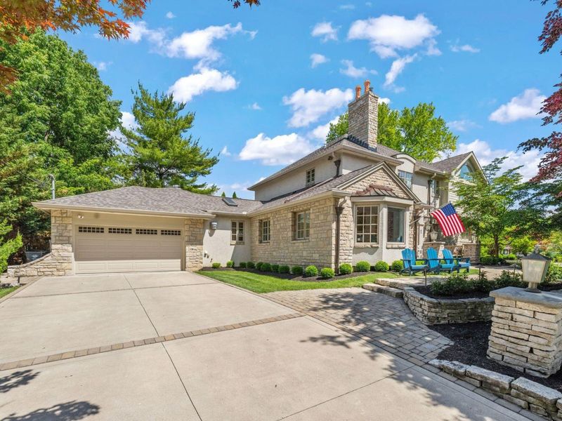 2908 S Dorchester Road, Columbus, OH 43221 Photo 2