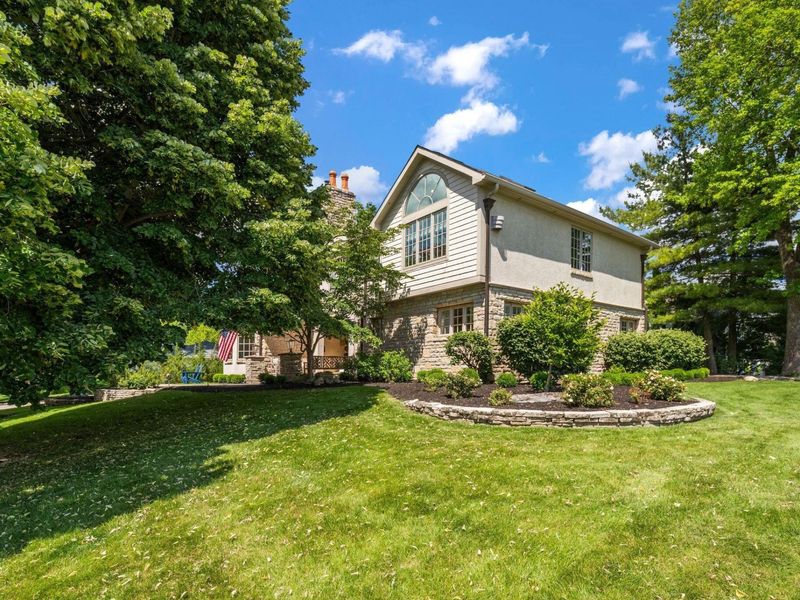 2908 S Dorchester Road, Columbus, OH 43221 Photo 3