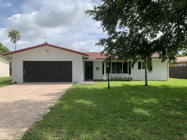 4005 NW 76th Avenue, Coral Springs, FL 33065