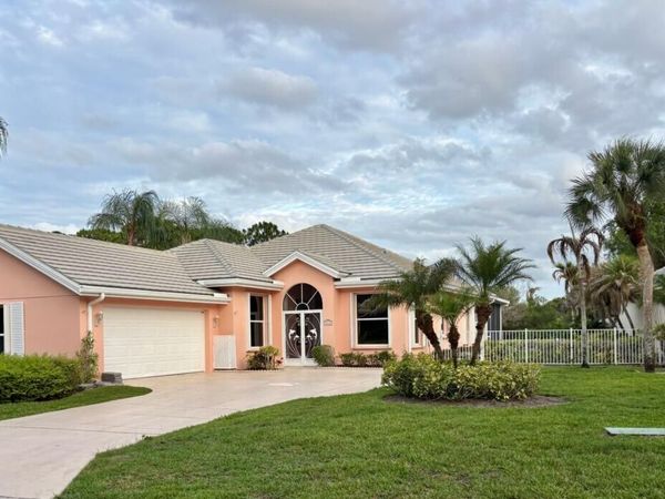 5018 SE Heartleaf Terrace, Hobe Sound, FL 33455