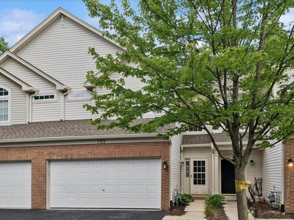 369 Abington Woods Drive , Aurora, IL 60502